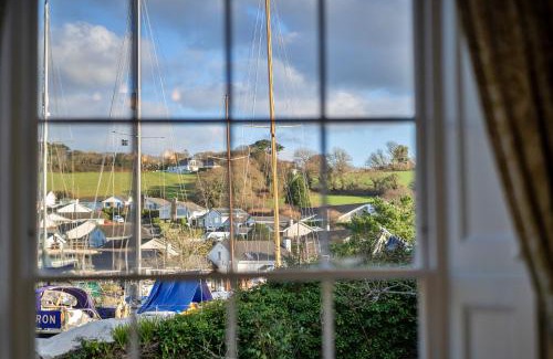 Gweek Casa | Finest Retreats - The Old Counting House