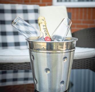 Ainsdale Casa | Finsters Retreat