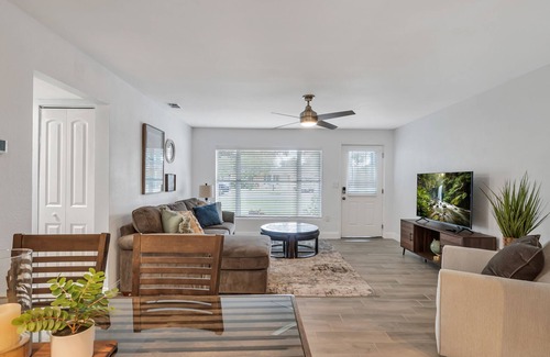 Casselberry Casa | Fire Pit & BBQ Modern Home- Perfect Vacation.66