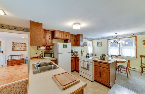 Walton Cabaña | Fire Pit & On-site Pond: Wooded Walton Home!