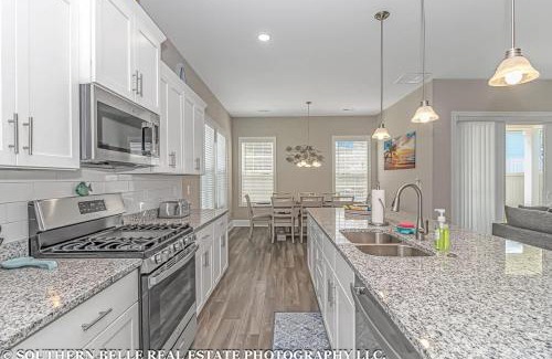 Crescent Beach Casa | Firefly Cottage