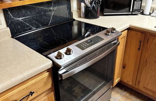 Meadow View Heights Cabina | Fireside Cottage private & located in Duck Creek Village near National Parks