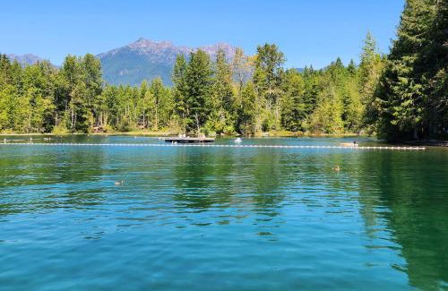 Hoodsport Casa | Fireside Escape at Lake Cushman