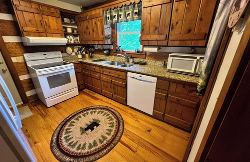 Jefferson Cabina | Fireside Nights in the High Country @ Bear Creek Ridge