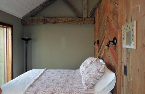 Treloar Cama Y Desayuno | Fish Haus: charming cottage with breathtaking views of the Missouri River!