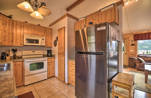 McLeod Cabina | Fish, Hike, Views: Boulder Beauty 'Gil's' Cabin!