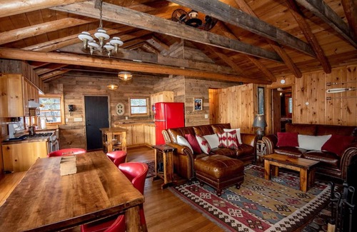 Lutsen Cabina | Fish Hook Cove on Lake Superior. Enjoy Grand Marais, Lutsen & the North Shore!