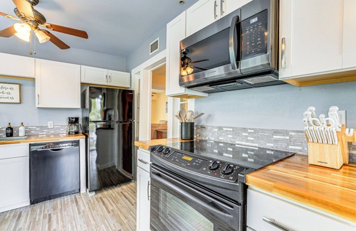 Trailer Estates Apartamento | Fish, Relax & Repeat: Palmetto Unit w/ Patio!