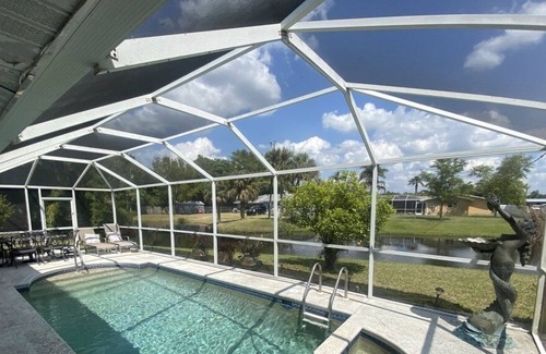 North Fort Myers Casa | Fisherman's Paradise in tropical lagoon with pool and spa