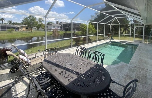 North Fort Myers Casa | Fisherman's Paradise in tropical lagoon with pool and spa
