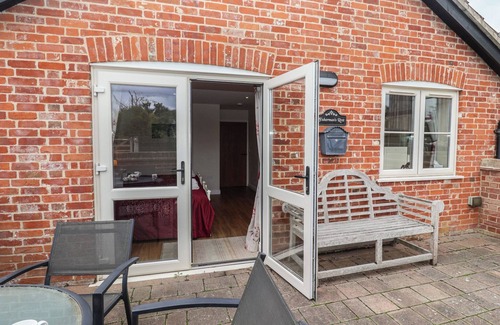 Ipswich Cabaña | FISHERMAN'S REST, pet friendly, with a garden in Ipswich