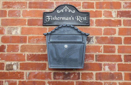 Ipswich Cabaña | FISHERMAN'S REST, pet friendly, with a garden in Ipswich