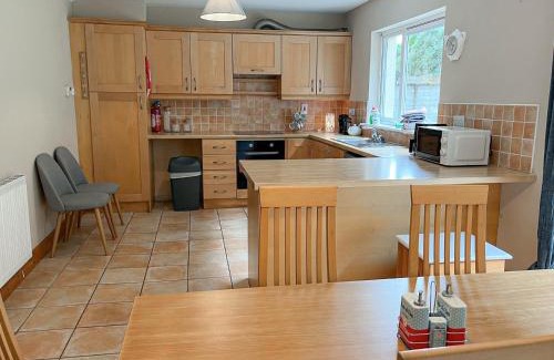 Dunmore East Casa | Fishermans Grove 3 Bed No 21 by Trident Holiday Homes