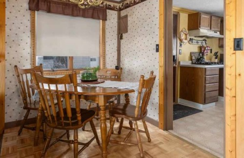 Garrison Cabina | Fisherman’s Shanty- Lakeside