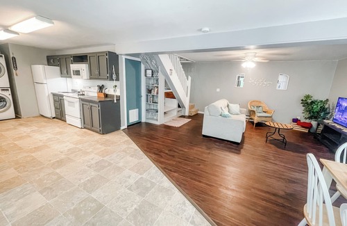 Rocky Mount Casa | Fishermen's Dream / sleeps 8 / direct dock access / Secluded