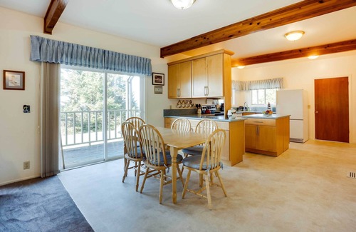 Coos Bay Casa | Fishermen's Paradise in Coos Bay: Walk to Beach!