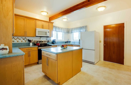 Coos Bay Casa | Fishermen's Paradise in Coos Bay: Walk to Beach!