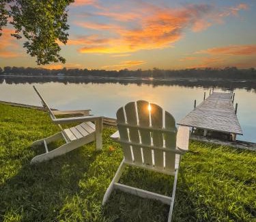 Pierceton Casa | Fishing Kayaks Firepit Paddleboat