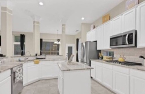 Tomball Casa | Fit For the Whole Family w/Entertainment Area