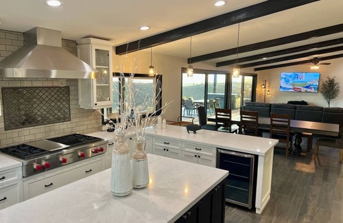 Temecula Casa | Five bedroom hilltop view home with spa and three fire pits