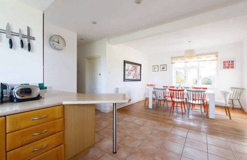 West Wittering Casa | Five-bedroom home steps from West Wittering beach