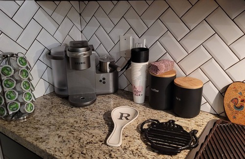 Sun City Casa | Five-bedroom vacation home located eight minutes from the Menifee Lakes Golf.