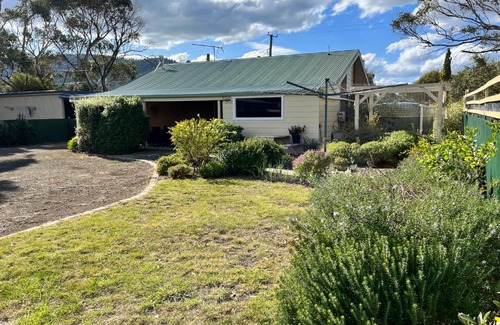 Dunalley Casa | Five o'clock somewhere