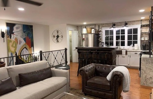 Mount Vernon Casa | Five-star Historic Boyd Harvey Carriage House 2 Bedroom Home by RedAwning