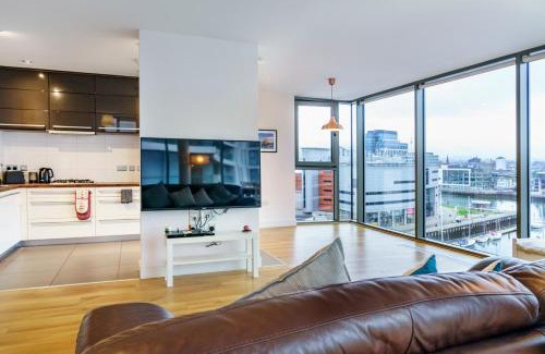 Titanic Quarter Apartamento | Five Star Panoramic and Central Apartment