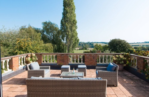 Bury St Edmunds Cabaña | The Old Steam Mill, luxury, spacious, beautiful grounds, stunning location