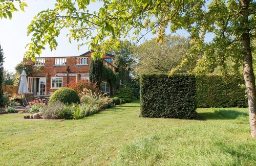 Bury St Edmunds Cabaña | The Old Steam Mill, luxury, spacious, beautiful grounds, stunning location