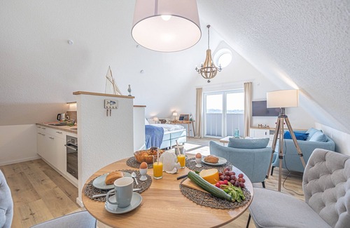 Schleswig Apartamento | Fjord berth 7 - underfloor heating, shower, balcony, garden furniture, desk