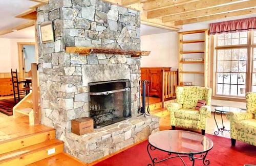 Whitefield Casa | FL Quintessential LAKE HOUSE close to Bretton Woods Santas Village and Forest Lake State Park