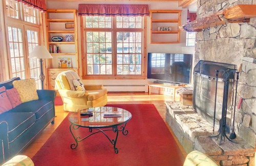 Whitefield Casa | FL Quintessential LAKE HOUSE close to Bretton Woods Santas Village and Forest Lake State Park