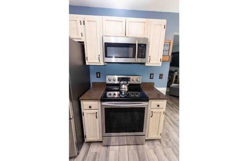 Cutler Bay Casa | Flagstone Oasis, Modern 4BR , W/Game Room