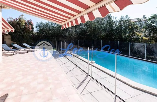 Le Grau-Du-Roi Villa | Flamingo house with swimming pool Grau du roi