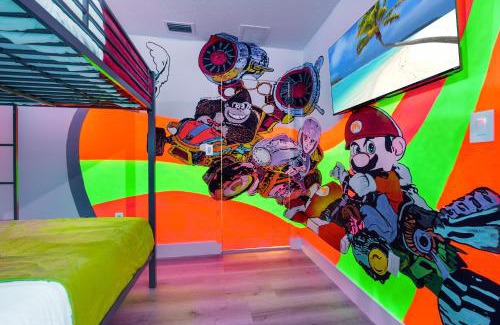 Richmond West Casa | Flamingo's Resort - Work Area, BBQ, 5 Bedrooms & Game Room