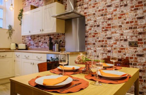 Bowness-on-Windermere Apartamento | Flat 2, The Old Antiques Warehouse - FREE off-site Health Club access with Pool, Sauna, Steam Room & Gym
