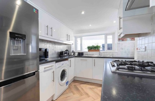 Cheltenham Apartamento | Flat 7 Prestbury Road · Large Modern 2 Bedroom Apartment Close to Town