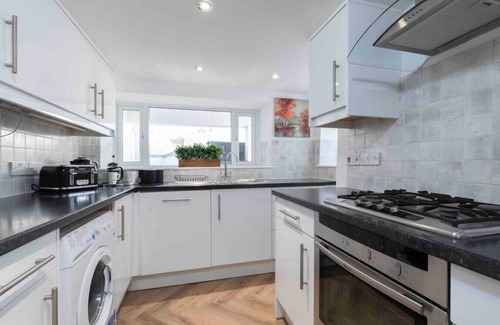 Cheltenham Apartamento | Flat 7 Prestbury Road · Large Modern 2 Bedroom Apartment Close to Town