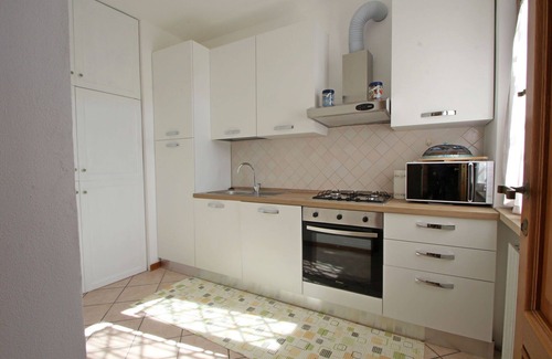 Marina di Massa Apartamento | City / Village Apartment en Marina Di Massa con 3 habitaciones, capacidad 5