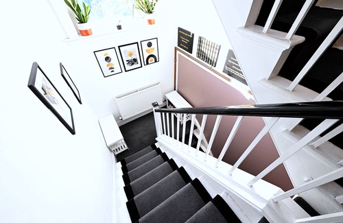 New Cross Casa | Flat C, 60 Lewisham Way, London, SE14 6NY,United Kingdom