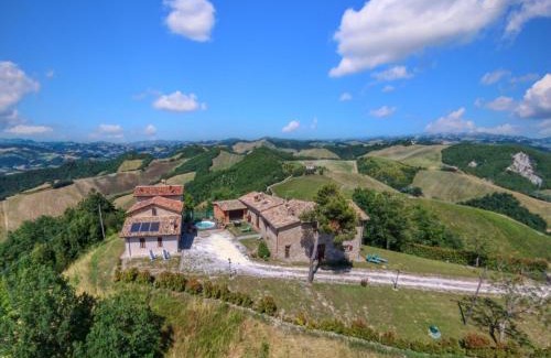 SantʼAngelo in Vado Casa | Flat on a farm with swimming pool and many activities