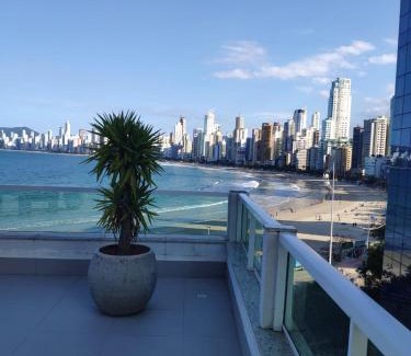 Pioneiros Apartamento | Flat Prédio Frente MAR Garagem Piscina Academia Portaria 24 h