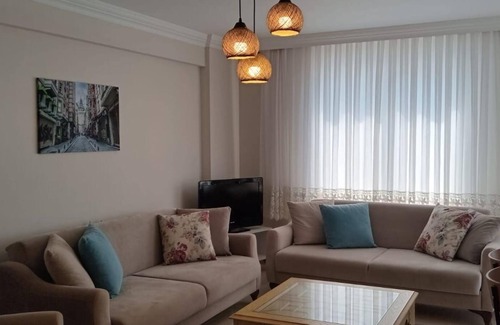 Mahmutlar Apartamento | Flat w Pool and Sea-view Balcony, 1 min to Beach