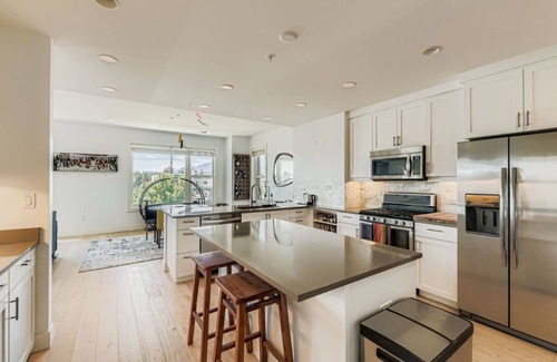 Central Boulder Casa | Flatiron View 2BR with Rooftop Pool