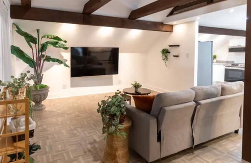 Fletcher Casa | Fletcher NC Getaway