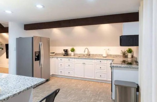 Fletcher Casa | Fletcher NC Getaway