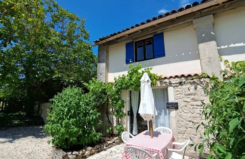 Saint-Pierre-de-Juillers Cabaña | 'Fleurie' La Grange du Moulin -Just families - Fun for kids - Heated pool - wifi