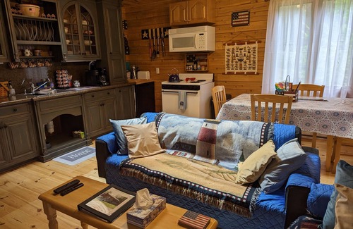 Lubec Cabina | Flexible cancellation/military discount /kayaks /fire pit/walk to the beach